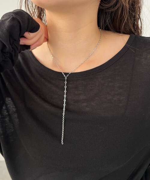 CAPRICIEUX LE'MAGE（カプリシューレマージュ）の「〈GOLDY/ゴールディ〉MIXチェーンYネックレス（ネックレス・レディース・シルバー/ゴールド・FREE）」の4枚目の写真