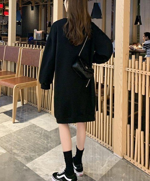 SallyLunn(サリーラン)の「スウェットミディ丈ワンピース(ワンピース・レディース・ブラック/グレー・MEDIUM/LARGE)」の3枚目の写真