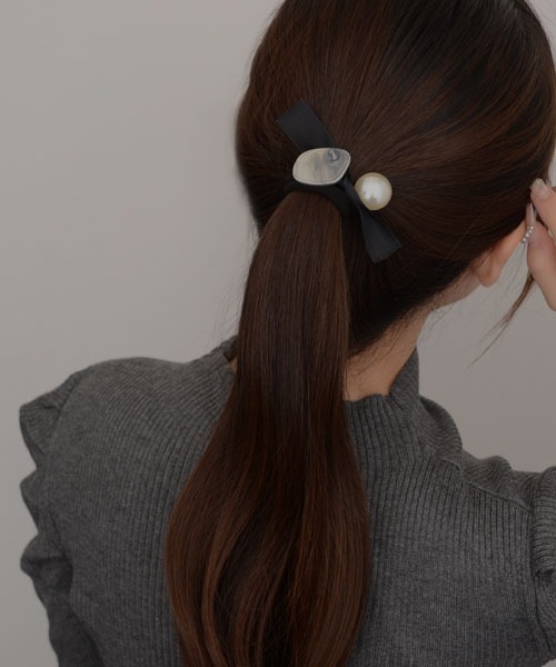 Mayree（メイリー）の「【resonance】大理石×パール シンプル ヘアゴム（ヘアゴム・レディース・ブラック系1/ブラック系2・FREE）」の5枚目の写真