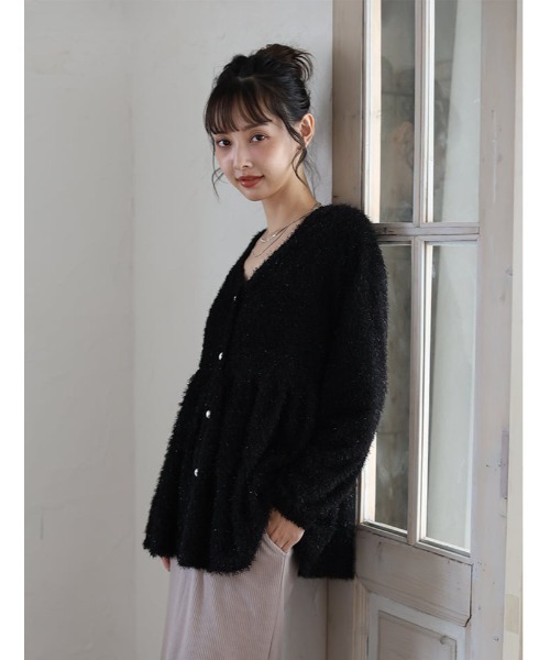 fifth(フィフス)の「Vネックシャギーペプラムトップス(Tシャツ/カットソー・レディース・ブラック/グレー・M)」の1枚目の写真