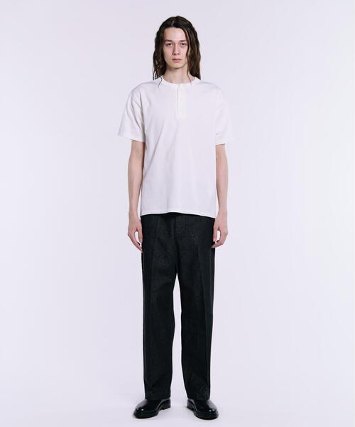 Alpha Industries（アルファインダストリーズ）の「Alpha Industries/アルファインダストリーズ/SNOW WASH SS HENLEY NECK T-SHIRT/スノーウォッシュ ヘンリーネック Tシャツ（Tシャツ/カットソー・メンズ・ネイビー/チャコール/ホワイト系2/オリーブ系/ブラック・2XL/L/M/S/XL）」の6枚目の写真