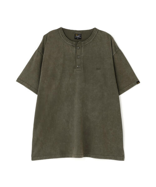 Alpha Industries(アルファインダストリーズ)の「Alpha Industries/アルファインダストリーズ/SNOW WASH SS HENLEY NECK T-SHIRT/スノーウォッシュ ヘンリーネック Tシャツ(Tシャツ/カットソー・メンズ・ネイビー/チャコール/ホワイト系2/オリーブ系/ブラック・2XL/L/M/S/XL)」の4枚目の写真