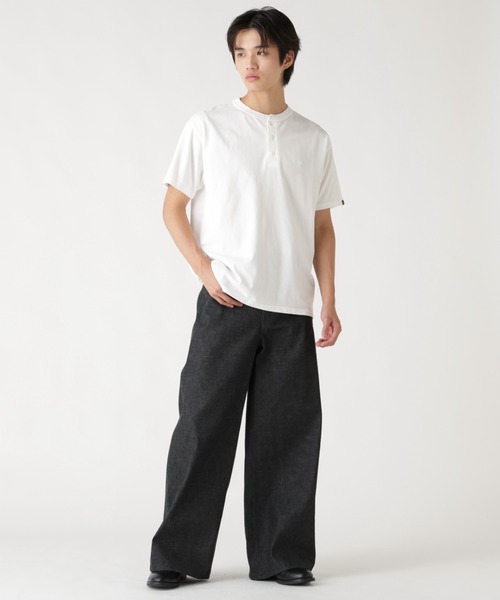 Alpha Industries(アルファインダストリーズ)の「Alpha Industries/アルファインダストリーズ/SNOW WASH SS HENLEY NECK T-SHIRT/スノーウォッシュ ヘンリーネック Tシャツ(Tシャツ/カットソー・メンズ・ネイビー/チャコール/ホワイト系2/オリーブ系/ブラック・2XL/L/M/S/XL)」の19枚目の写真