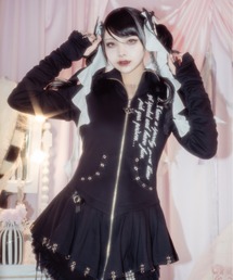 AVENCHUMU（アバンチュウム）の「Pleated devil zip hoodie（パーカー）」