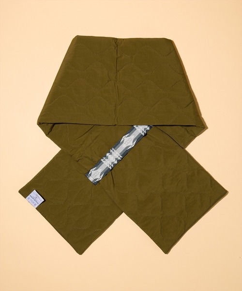 PENDLETON（ペンドルトン）の「【 PENDLETON / ペンドルトン 】キルティング中綿マフラー（マフラー・レディース・ブラック/オリーブ・FREE）」の4枚目の写真