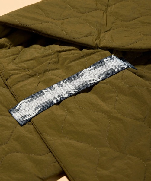 PENDLETON（ペンドルトン）の「【 PENDLETON / ペンドルトン 】キルティング中綿マフラー（マフラー・レディース・ブラック/オリーブ・FREE）」の6枚目の写真