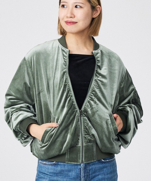 Rouge vif la cle(ルージュヴィフラクレ)の「【Keena/キーナ】ベルベットMA-1/アウター/ベロア/お出かけ【WEB限定】(MA-1・レディース・グリーン/ブラック・フリー)」の2枚目の写真