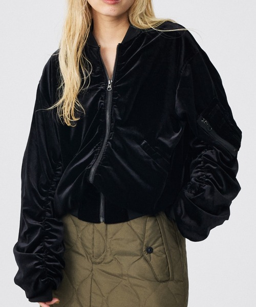 Rouge vif la cle(ルージュヴィフラクレ)の「【Keena/キーナ】ベルベットMA-1/アウター/ベロア/お出かけ【WEB限定】(MA-1・レディース・グリーン/ブラック・フリー)」の8枚目の写真