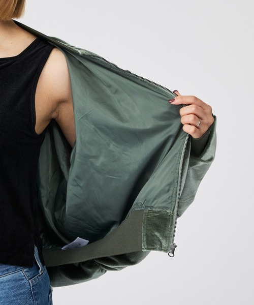 Rouge vif la cle(ルージュヴィフラクレ)の「【Keena/キーナ】ベルベットMA-1/アウター/ベロア/お出かけ【WEB限定】(MA-1・レディース・グリーン/ブラック・フリー)」の17枚目の写真