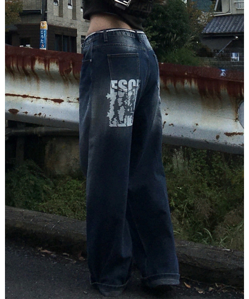 ESCAPEFROM(エスケープフロム)の「ESCF ピープルプリントバンディングウォッシングデニムパンツ ダークブルー(デニムパンツ・レディース・その他・SMALL/MEDIUM/LARGE)」の1枚目の写真