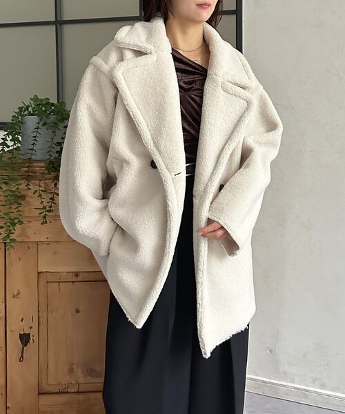 Thevon（ゼボン）の「Fムートンタックミドルダブルコート（ムートン