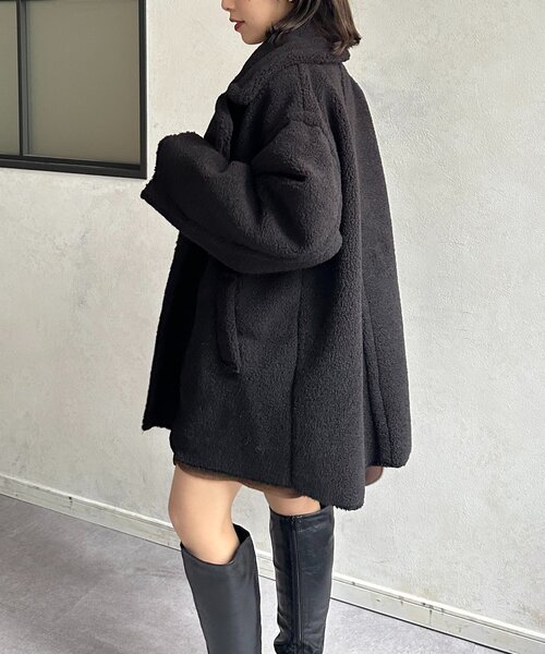 Thevon（ゼボン）の「Fムートンタックミドルダブルコート（ムートン