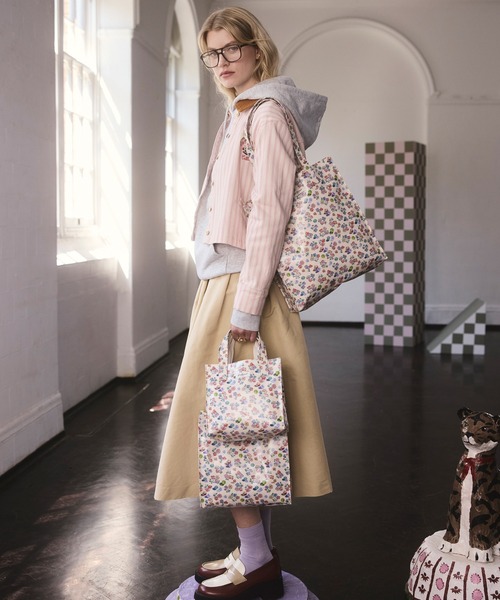 Cath Kidston(キャスキッドソン)の「スモール ブックバッグ Marble Ditsy(トートバッグ・レディース・その他・FREE)」の2枚目の写真