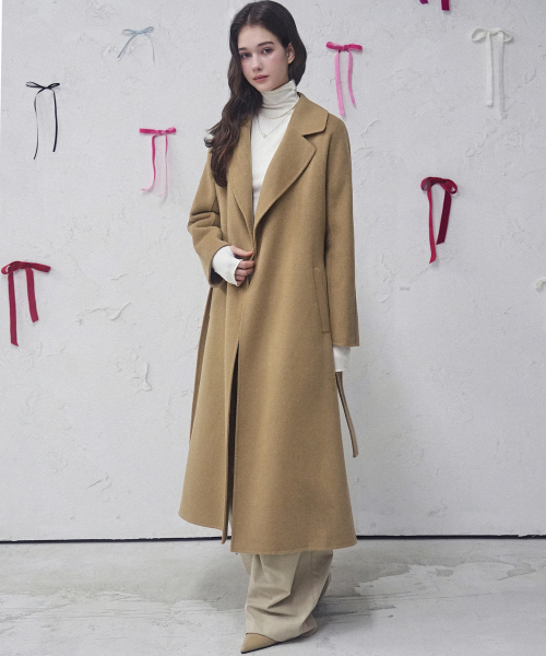 Vivacious(ビバシャス)の「Langs Handmade Wool Coat BLACK(チェスターコート・レディース・ブラック・SMALL/MEDIUM)」の2枚目の写真
