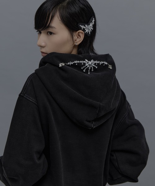 tanakadaisuke（タナカダイスケ）の「【tanakadaisuke/タナカダイスケ】bijou tiara hoodie/ビジューティアラフーディー（パーカー・レディース・ブラック/ベージュ・1）」の19枚目の写真