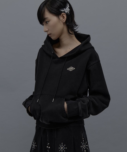 tanakadaisuke（タナカダイスケ）の「【tanakadaisuke/タナカダイスケ】bijou tiara hoodie/ビジューティアラフーディー（パーカー・レディース・ブラック/ベージュ・1）」の17枚目の写真