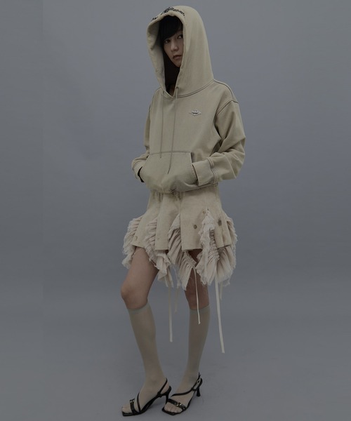 tanakadaisuke（タナカダイスケ）の「【tanakadaisuke/タナカダイスケ】bijou tiara hoodie/ビジューティアラフーディー（パーカー・レディース・ブラック/ベージュ・1）」の8枚目の写真