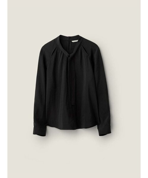 BEMUSE MANSION(ビミューズマンション)の「Scarf cutout detail blouse - Black(シャツ/ブラウス・レディース・ブラック・FREE)」の5枚目の写真