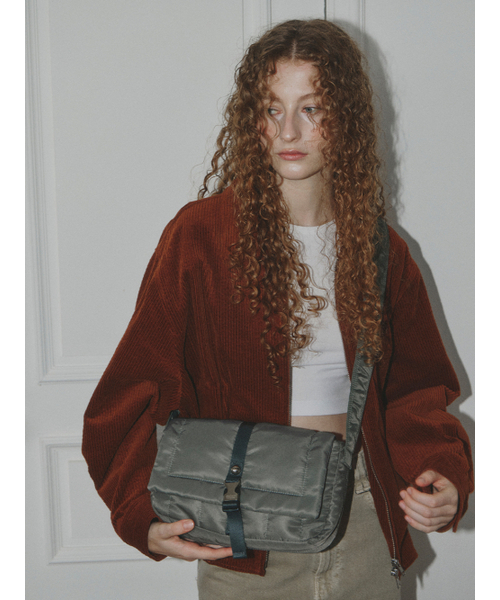 MAISON CREME(メゾンクレム)の「Canele Belt bag_ m size_Khaki(メッセンジャーバッグ・レディース・その他・FREE)」の2枚目の写真