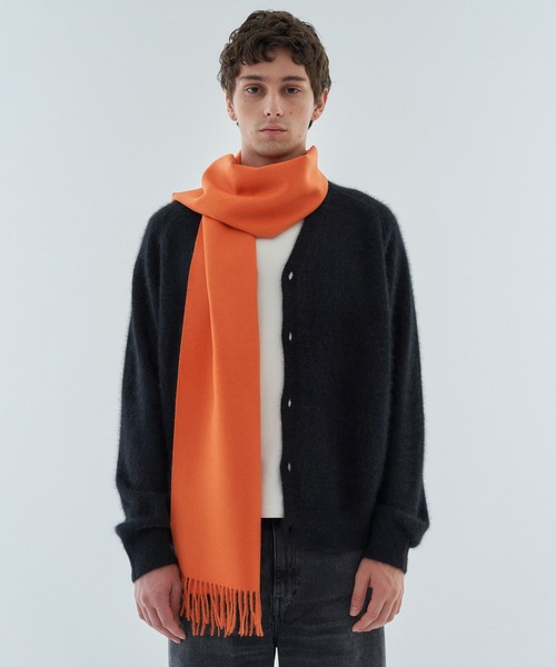 THE INOUE BROTHERS（ザイノウエブラザーズ）の「THE INOUE BROTHERS / Brushed Scarf（マフラー・メンズ・ブラック/レッド/キャメル/ホワイト/オレンジ/ネイビー・FREE）」の13枚目の写真