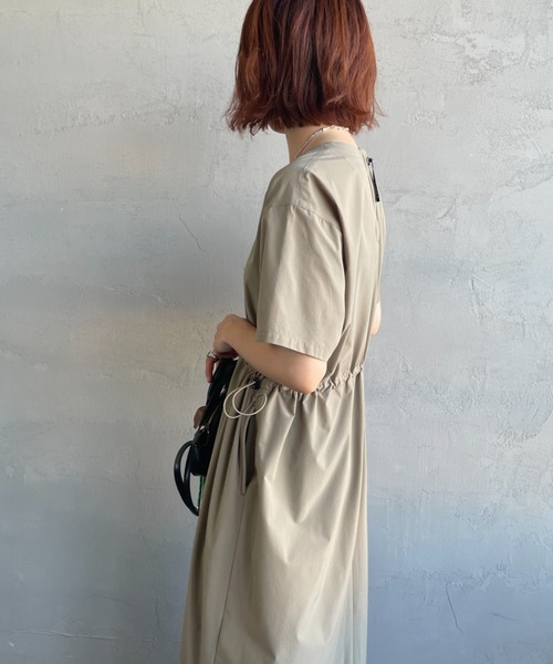 AMERICANA（アメリカーナ）の「[Americana/アメリカーナ] 別注 4WAYストレッチ ウエストギャザー マキシ丈ワンピース（ワンピース・レディース・チャコール/ブラウン/グレイッシュベージュ・ONE SIZE）」の6枚目の写真