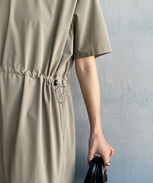 AMERICANA（アメリカーナ）の「[Americana/アメリカーナ] 別注 4WAYストレッチ ウエストギャザー マキシ丈ワンピース（ワンピース・レディース・チャコール/ブラウン/グレイッシュベージュ・ONE SIZE）」の15枚目の写真