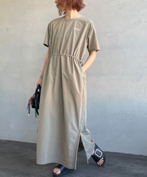 AMERICANA（アメリカーナ）の「[Americana/アメリカーナ] 別注 4WAYストレッチ ウエストギャザー マキシ丈ワンピース（ワンピース・レディース・チャコール/ブラウン/グレイッシュベージュ・ONE SIZE）」の9枚目の写真