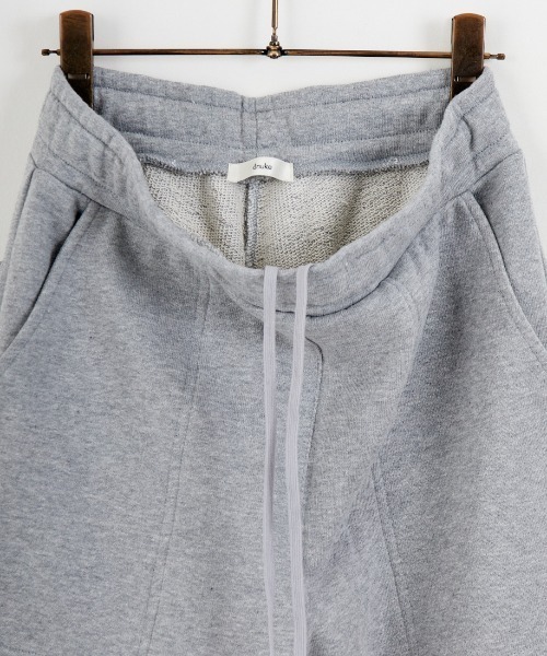 anuke（アンヌーク）の「[anuke/アンヌーク] ワイド スウェットパンツ（スウェットパンツ・レディース・グレー/チャコールグレー・36）」の22枚目の写真
