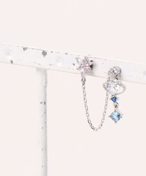 Peony（ピオニー）の「【Peony/ピオニー】/ステンレスポスト　片耳用　コスモモチーフ2連ピアス（ピアス（片耳用）・レディース・シルバー/ゴールド・FREE）」の6枚目の写真