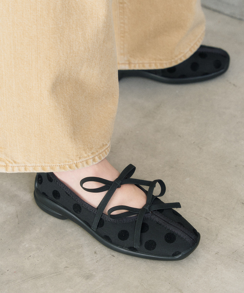 LE TALON（ルタロン）の「《追加》Lダブルリボンバレリーナ（スニーカー・レディース・ブラック×ブラック・25cm/24.5cm/24cm/23.5cm/23cm/22.5cm/22cm）」の5枚目の写真