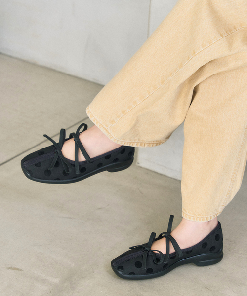 LE TALON（ルタロン）の「《追加》Lダブルリボンバレリーナ（スニーカー・レディース・ブラック×ブラック・25cm/24.5cm/24cm/23.5cm/23cm/22.5cm/22cm）」の6枚目の写真