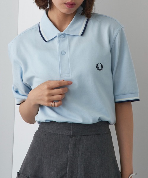 FRED PERRY（フレッドペリー）の「【FRED PERRY】The Twin Topped Fred Perry Shirt M3600②（ポロシャツ・レディース・カーキ系2/ベージュ系その他3/ワイン/ライトブルー/カーキ/ブルー系その他2/レッド系/ベージュ系その他/ライトグレー/ベージュ系その他2/イエロー/グリーン系その他2/ダークブルー/ダークグリーン系2/ダークインディゴブルー/ブルー系その他/ダークオレンジ・M/XS/XL/L/S）」の2枚目の写真