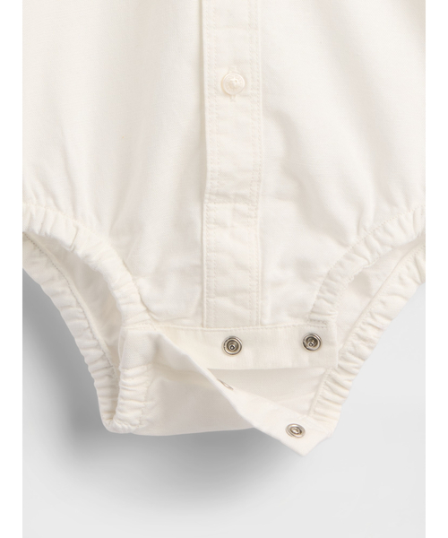 GAP（ギャップ）の「オックスフォード ボディスーツ (ベビー)（シャツ/ブラウス・キッズ・オフホワイト・80ｃｍ/70cm/90cm/50cm/60cm）」の3枚目の写真