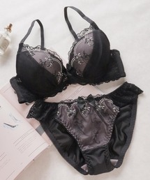 fran de lingerie（フランデランジェリー）の「ブラ&ショーツセット Bra&shorts（ブラ&ショーツ）」