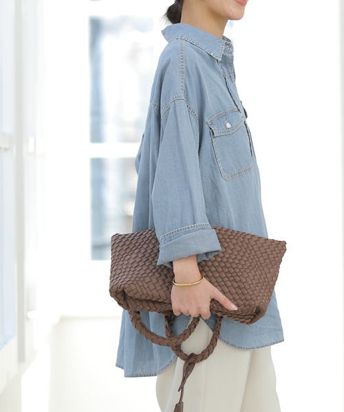 JOURNAL STANDARD relume(ジャーナルスタンダード レリューム)の「ライトデニムオーバーサイズシャツ(シャツ/ブラウス・レディース・サックスブルー/ブルー・FREE)」の10枚目の写真