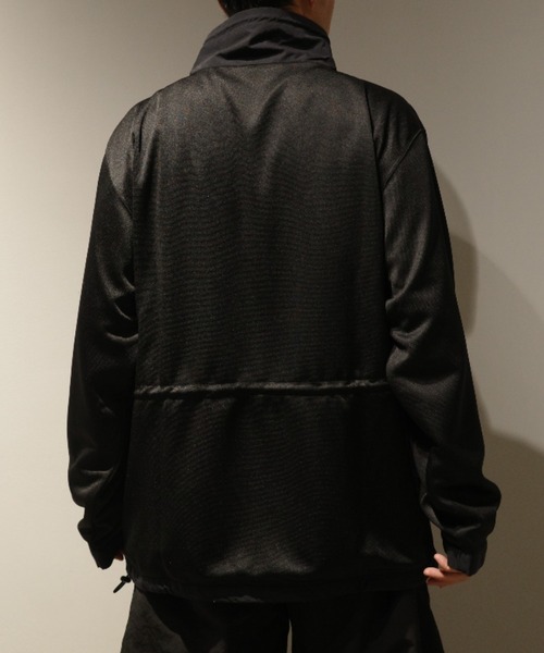 TOGA VIRILIS（トーガ ビリリース）の「TOGA VIRILIS Polyester jersey pullover（Tシャツ/カットソー・メンズ・ブラック/オフホワイト・46）」の4枚目の写真