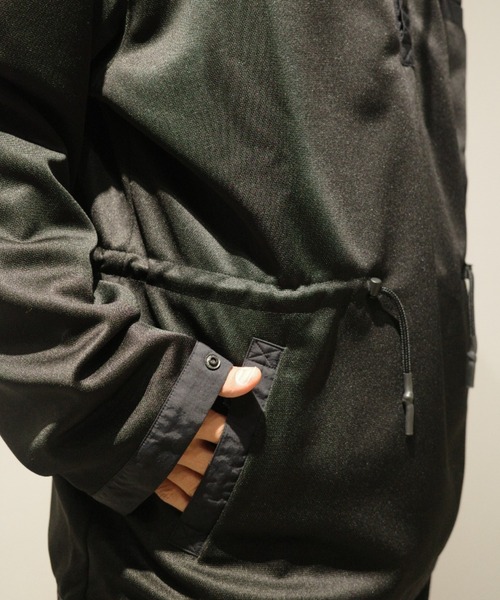 TOGA VIRILIS（トーガ ビリリース）の「TOGA VIRILIS Polyester jersey pullover（Tシャツ/カットソー・メンズ・ブラック/オフホワイト・46）」の5枚目の写真