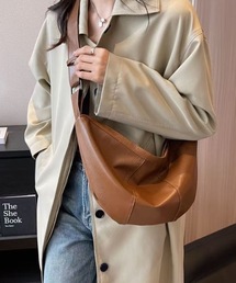 SHEPP（シープ）の「【26年春新作】エコレザーワイドストラップハーフムーンショルダー（ショルダーバッグ）」