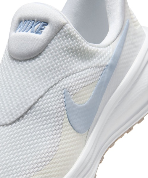 NIKE(ナイキ)の「ナイキ NIKE ナイキ レボリューション 8 イージーオン(スニーカー・レディース・ホワイト×ブルー・23.0cm/23.5cm/24.0cm/24.5cm/25.0cm)」の7枚目の写真