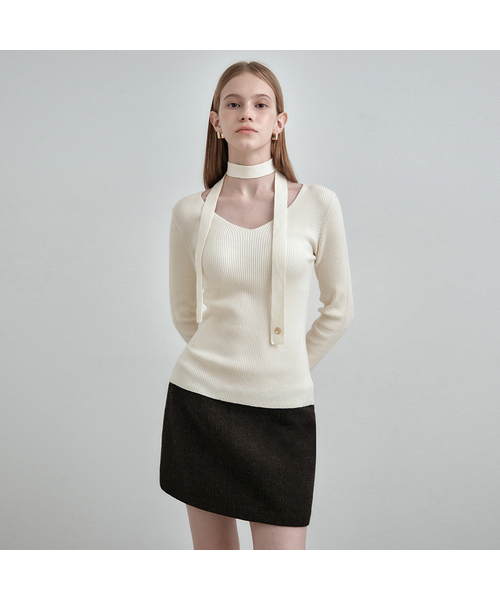 MONGDOL（モンドル）の「[マフラーSET] Vネックスリムリブニットトップ MDKT122_6 Colors（ニット/セーター・レディース・ベージュ/ブラック/アイボリー/ベビーピンク/クリーム/チャコールグレー・F）」の5枚目の写真