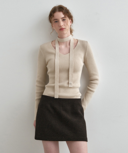 MONGDOL（モンドル）の「[マフラーSET] Vネックスリムリブニットトップ MDKT122_6 Colors（ニット/セーター・レディース・ベージュ/ブラック/アイボリー/ベビーピンク/クリーム/チャコールグレー・F）」の9枚目の写真