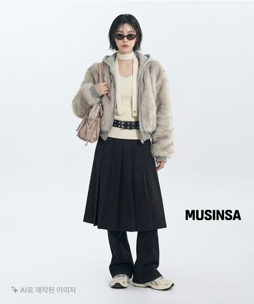 MONGDOL（モンドル）の「[マフラーSET] Vネックスリムリブニットトップ MDKT122_6 Colors（ニット/セーター・レディース・ベージュ/ブラック/アイボリー/ベビーピンク/クリーム/チャコールグレー・F）」の17枚目の写真