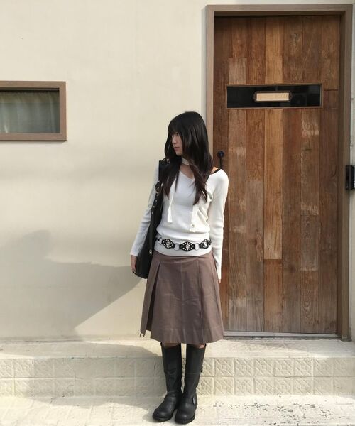MONGDOL（モンドル）の「[マフラーSET] Vネックスリムリブニットトップ MDKT122_6 Colors（ニット/セーター・レディース・ベージュ/ブラック/アイボリー/ベビーピンク/クリーム/チャコールグレー・F）」の16枚目の写真