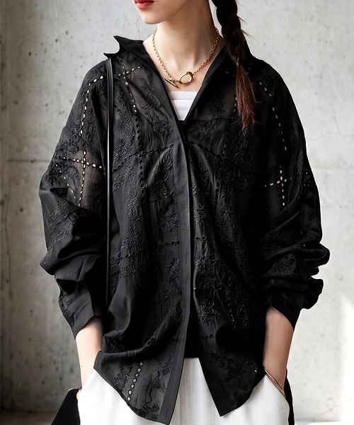 antiqua(アンティカ)の「刺繍レース シアーシャツ(シャツ/ブラウス・レディース・ホワイト/ブラック・ONESIZE)」の2枚目の写真