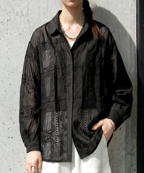 antiqua(アンティカ)の「刺繍レース シアーシャツ(シャツ/ブラウス・レディース・ホワイト/ブラック・ONESIZE)」の4枚目の写真