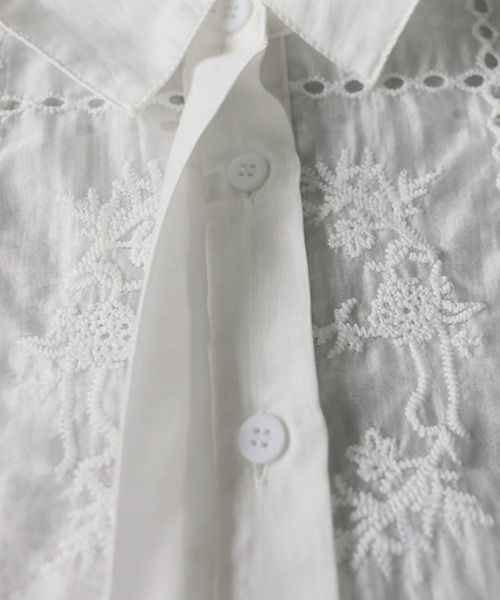 antiqua(アンティカ)の「刺繍レース シアーシャツ(シャツ/ブラウス・レディース・ホワイト/ブラック・ONESIZE)」の13枚目の写真