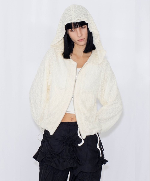VIAVANDA(ヴィアヴァンダ)の「LACE DOUBLE ZIP HOODIE(パーカー・レディース・アイボリー/ブラック・FREE)」の5枚目の写真