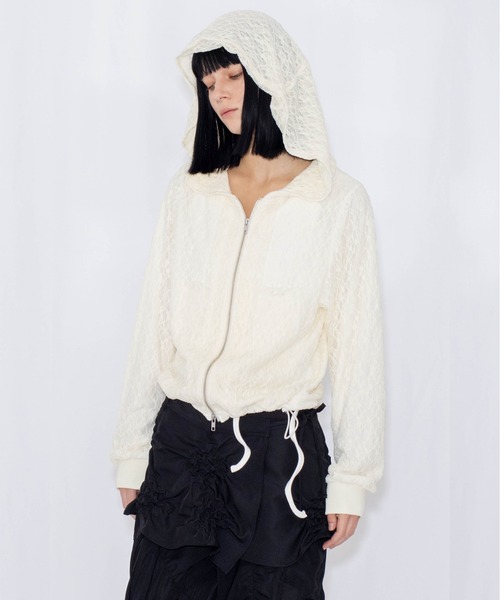 VIAVANDA(ヴィアヴァンダ)の「LACE DOUBLE ZIP HOODIE(パーカー・レディース・アイボリー/ブラック・FREE)」の6枚目の写真