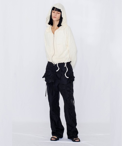 VIAVANDA(ヴィアヴァンダ)の「LACE DOUBLE ZIP HOODIE(パーカー・レディース・アイボリー/ブラック・FREE)」の9枚目の写真