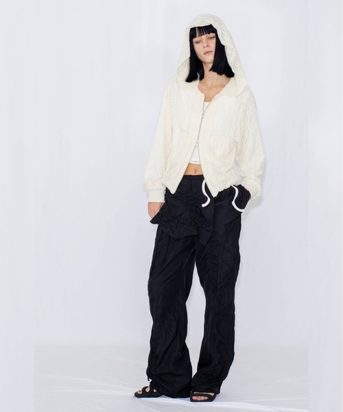 VIAVANDA(ヴィアヴァンダ)の「LACE DOUBLE ZIP HOODIE(パーカー・レディース・アイボリー/ブラック・FREE)」の10枚目の写真
